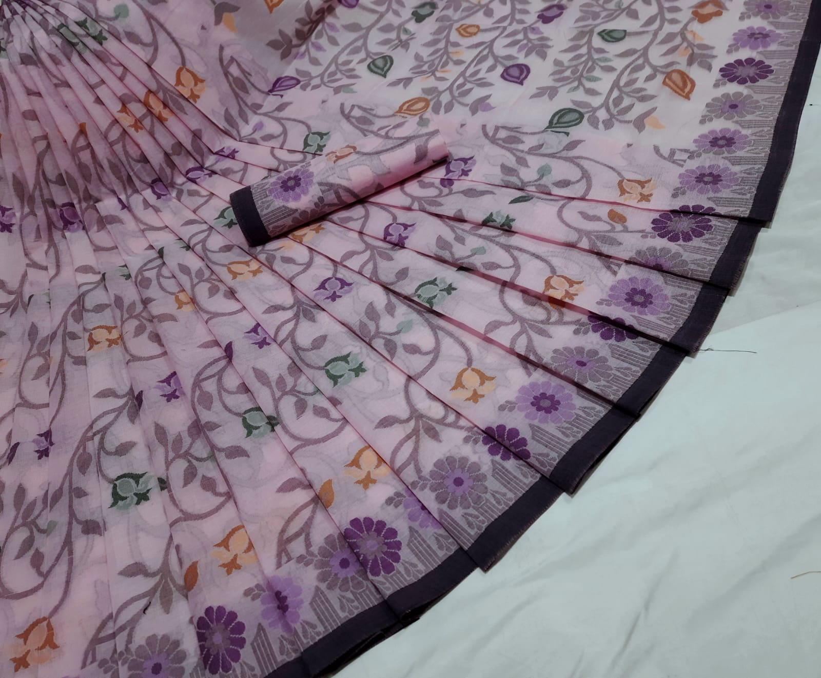 Mayaboti Suti Jamdani Saree(মায়াবতী সুতি জামদানী শাড়ি)