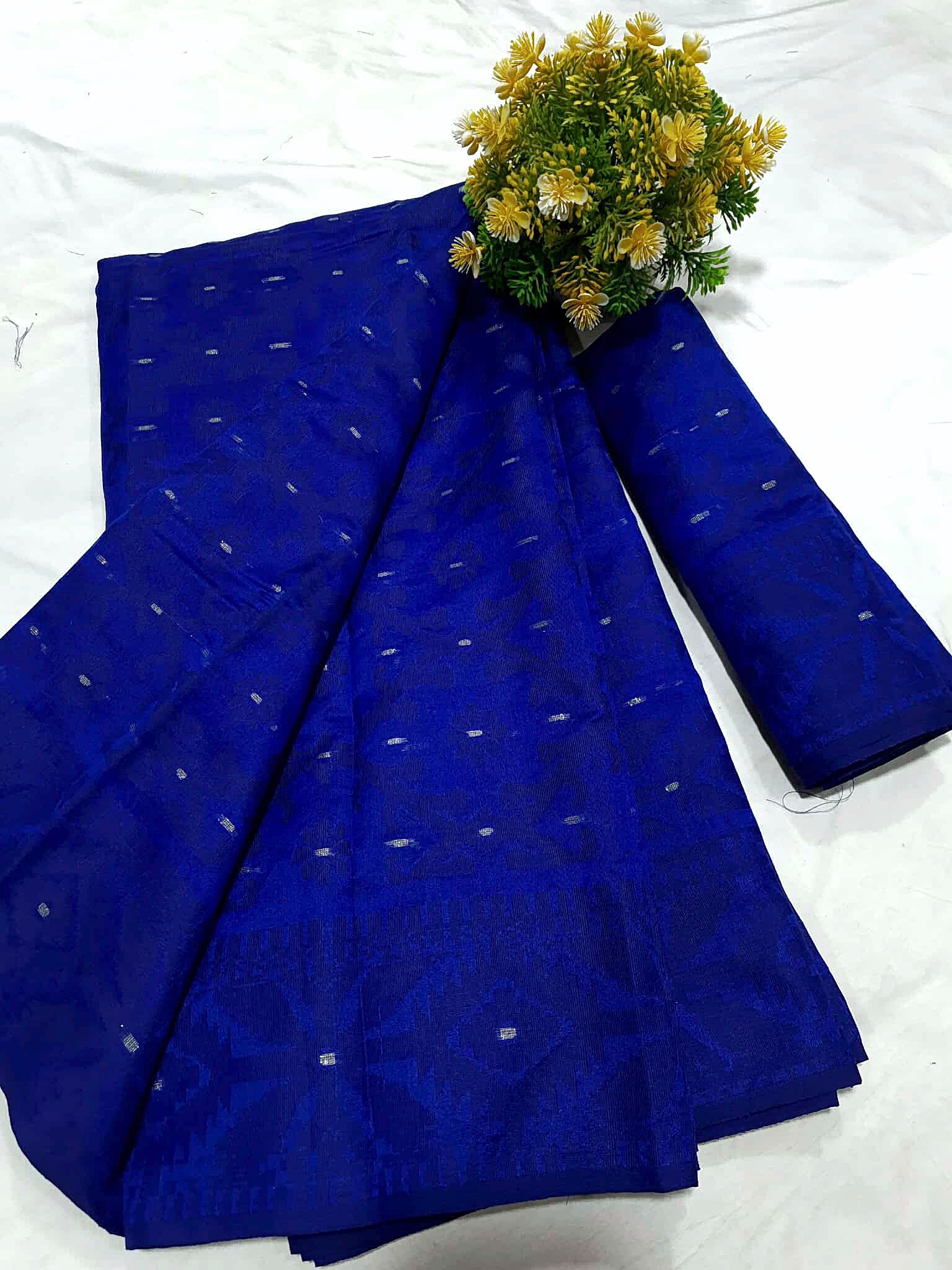 Nilpori Jamdani Saree (নীলপরী জামদানী শাড়ি) - Image 4