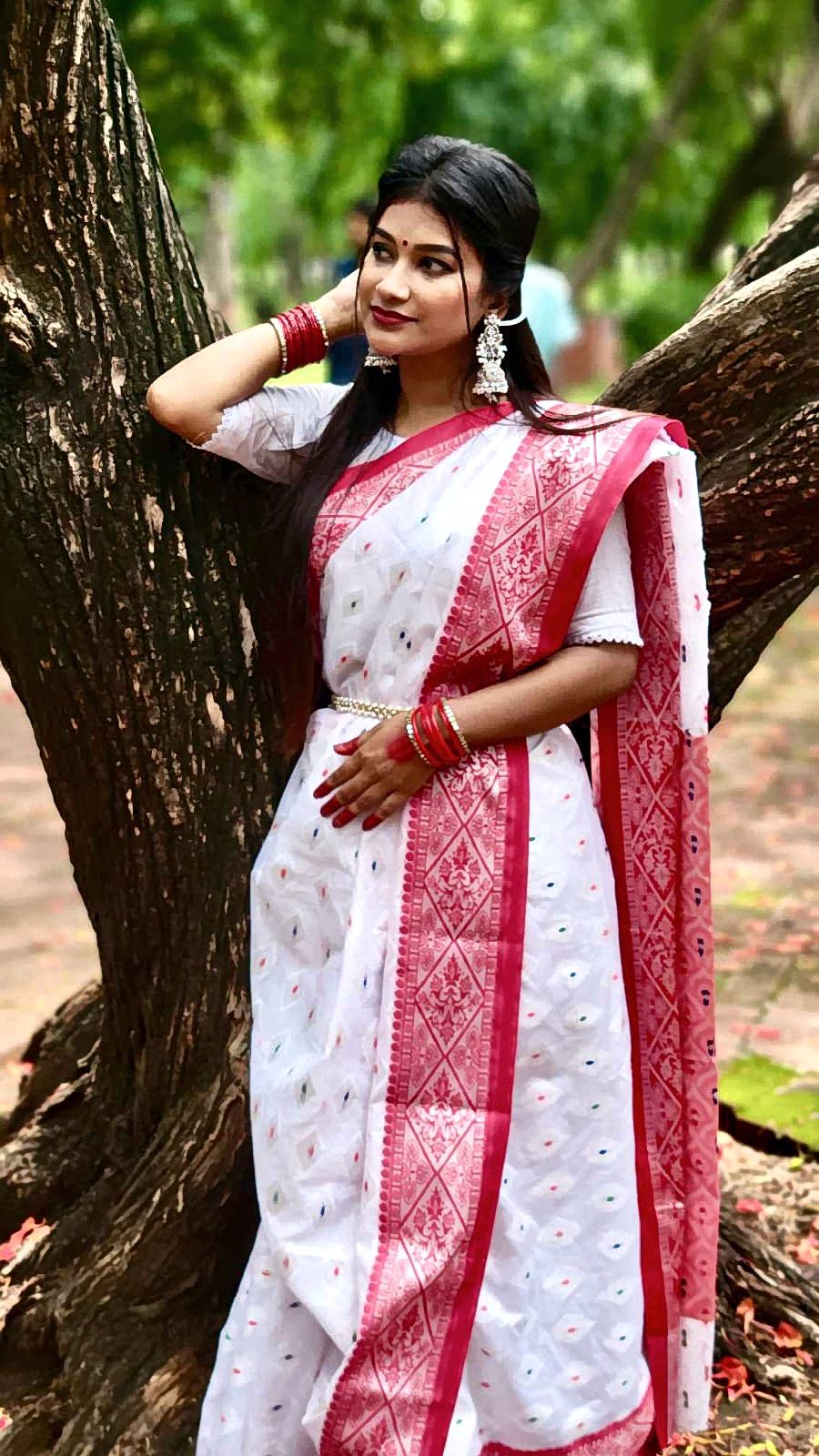Lokkhi Katan Saree (লক্ষী কাতান শাড়ি)