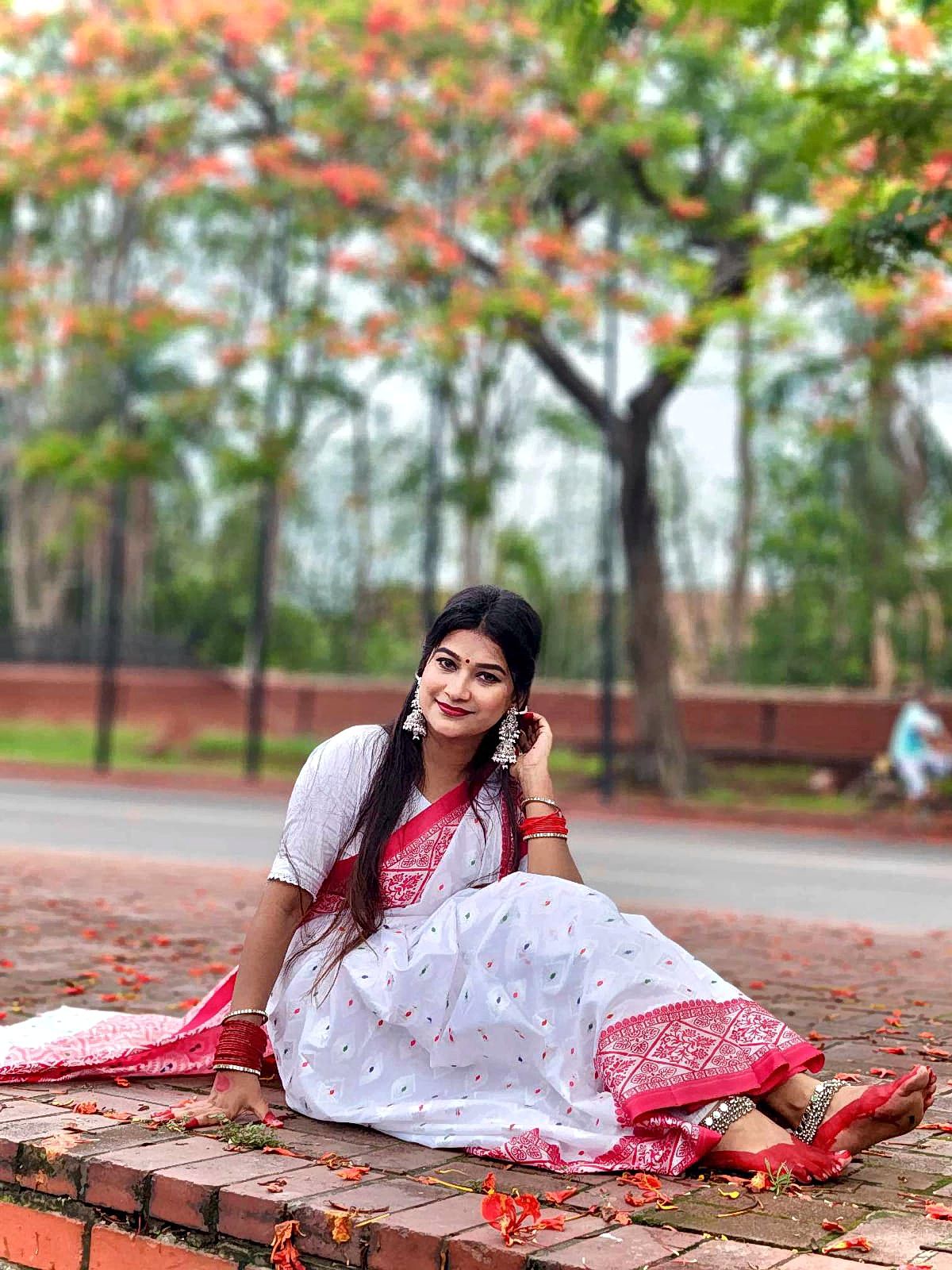 Lokkhi Katan Saree (লক্ষী কাতান শাড়ি) - Image 2